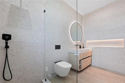 Купить виллу или дом в Лодердейл-бай-те-Си, Флорида 4 спальни, № 2036544 - фото 28