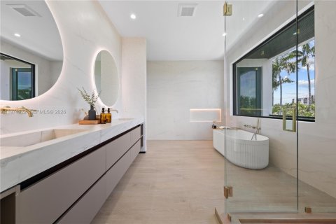 Купить виллу или дом в Лодердейл-бай-те-Си, Флорида 4 спальни, № 2036544 - фото 16