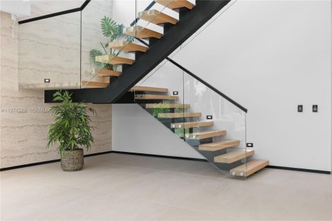 Купить виллу или дом в Лодердейл-бай-те-Си, Флорида 4 спальни, № 2036544 - фото 14