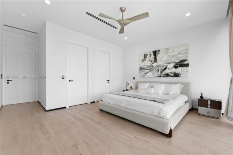 Купить виллу или дом в Лодердейл-бай-те-Си, Флорида 4 спальни, № 2036544 - фото 12