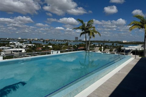 Condo in Bay Harbor Islands, Florida, 2 bedrooms  № 1705470 - photo 28