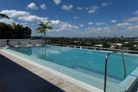 Condo in Bay Harbor Islands, Florida, 2 bedrooms  № 1705470 - photo 27