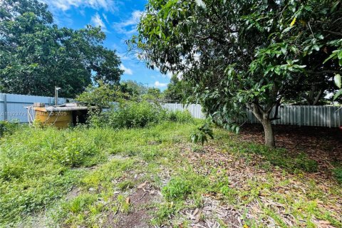 House in Miami Gardens, Florida 6 bedrooms, 220.64 sq.m. № 1982306 - photo 29