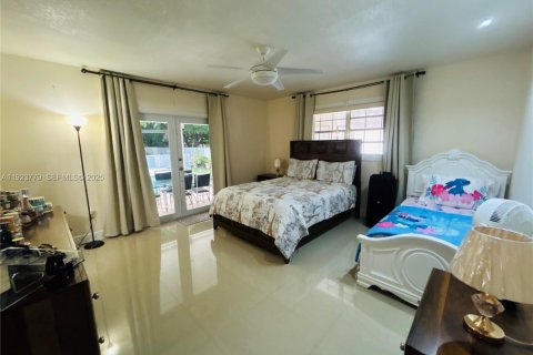 House in Miami Gardens, Florida 6 bedrooms, 220.64 sq.m. № 1982306 - photo 8