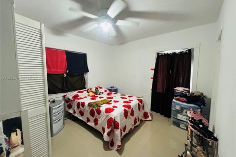 House in Miami Gardens, Florida 6 bedrooms, 220.64 sq.m. № 1982306 - photo 16