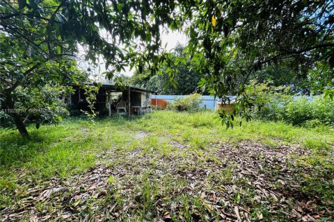 House in Miami Gardens, Florida 6 bedrooms, 220.64 sq.m. № 1982306 - photo 28