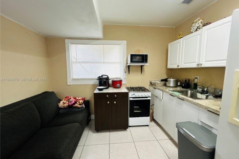 House in Miami Gardens, Florida 6 bedrooms, 220.64 sq.m. № 1982306 - photo 25