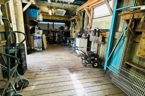 House in Miami Gardens, Florida 6 bedrooms, 220.64 sq.m. № 1982306 - photo 30