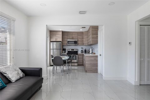 Immobilier commercial à vendre à Miami, Floride: 139.82 m2 № 2171033 - photo 13