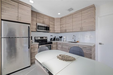Immobilier commercial à vendre à Miami, Floride: 139.82 m2 № 2171033 - photo 11