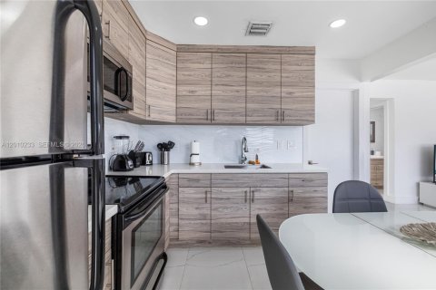 Immobilier commercial à vendre à Miami, Floride: 139.82 m2 № 2171033 - photo 22
