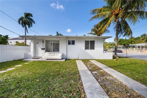 Immobilier commercial à vendre à Miami, Floride: 139.82 m2 № 2171033 - photo 23