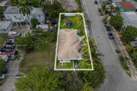 Immobilier commercial à vendre à Miami, Floride: 139.82 m2 № 2171033 - photo 7