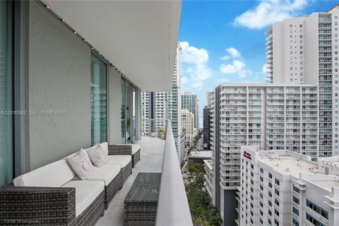 Condo in Miami, Florida, 2 bedrooms № 2091004 - photo 4