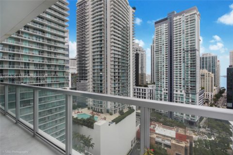 Condo in Miami, Florida, 2 bedrooms № 2091004 - photo 3