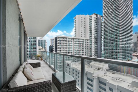 Condo in Miami, Florida, 2 bedrooms № 2091004 - photo 5
