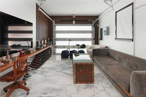 House in Hollywood, Florida 2 bedrooms, 109.16 sq.m. № 2049077 - photo 18