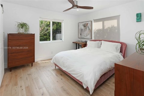 House in Hollywood, Florida 2 bedrooms, 109.16 sq.m. № 2049077 - photo 22