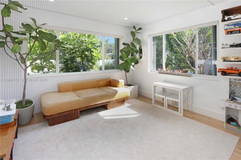 House in Hollywood, Florida 2 bedrooms, 109.16 sq.m. № 2049077 - photo 9