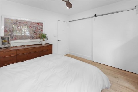 House in Hollywood, Florida 2 bedrooms, 109.16 sq.m. № 2049077 - photo 21