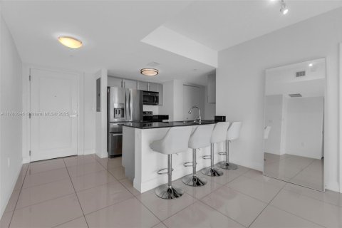 Condo in Miami, Florida, 2 bedrooms  № 1863149 - photo 24