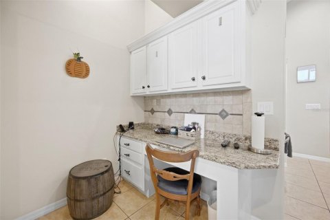 House in Wesley Chapel, Florida 4 bedrooms, 228.08 sq.m. № 2402797 - photo 12