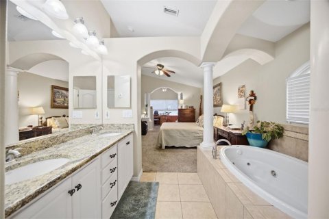 House in Wesley Chapel, Florida 4 bedrooms, 228.08 sq.m. № 2402797 - photo 21