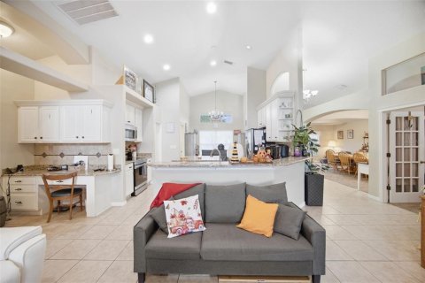 House in Wesley Chapel, Florida 4 bedrooms, 228.08 sq.m. № 2402797 - photo 4
