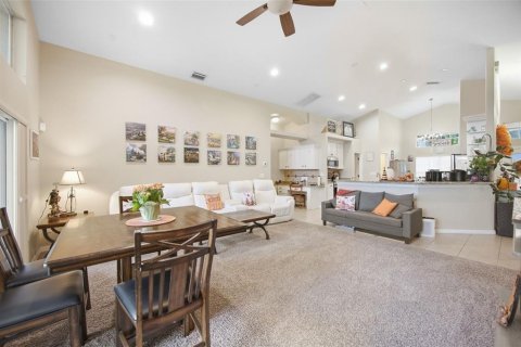 House in Wesley Chapel, Florida 4 bedrooms, 228.08 sq.m. № 2402797 - photo 16