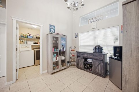 House in Wesley Chapel, Florida 4 bedrooms, 228.08 sq.m. № 2402797 - photo 8