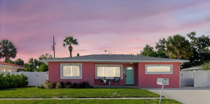Casa en Saint Pete Beach, Florida 3 dormitorios, 125.6 m2 № 1899037