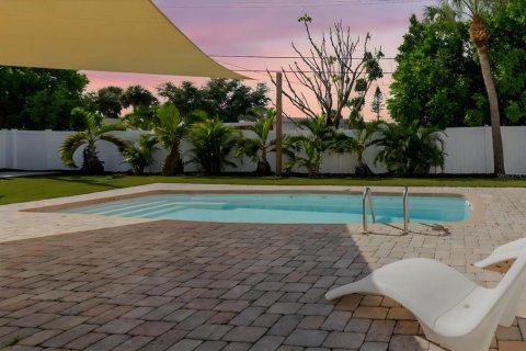 Casa en venta en Saint Pete Beach, Florida, 3 dormitorios, 125.6 m2 № 1899037 - foto 29