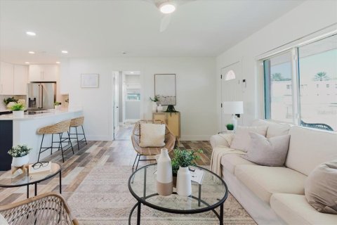 Casa en venta en Saint Pete Beach, Florida, 3 dormitorios, 125.6 m2 № 1899037 - foto 5