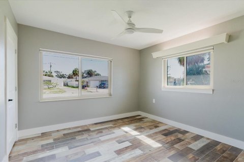 Casa en venta en Saint Pete Beach, Florida, 3 dormitorios, 125.6 m2 № 1899037 - foto 16