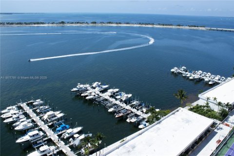 Condominio en Miami, Florida, 2 dormitorios  № 2034288