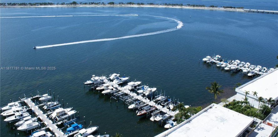 Condominio en Miami, Florida, 2 dormitorios № 2034288