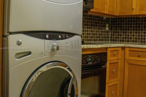 Condominio en venta en Miami, Florida, 2 dormitorios, 126.53 m2 № 2034288 - foto 11