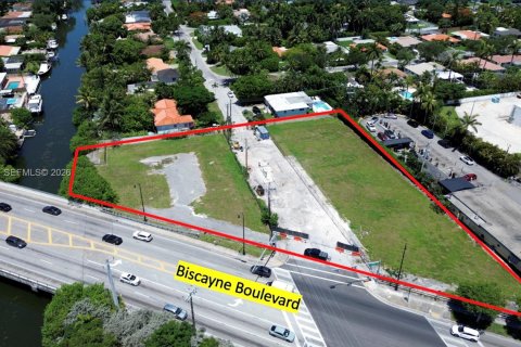 Terreno en venta en Miami Shores, Florida № 2244692 - foto 3
