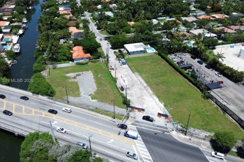 Terreno en venta en Miami Shores, Florida № 2244692 - foto 10