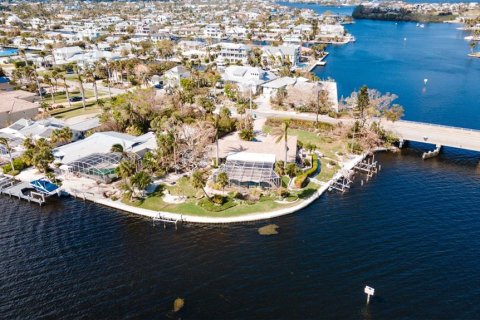 House in Holmes Beach, Florida 4 bedrooms, 257.15 sq.m. № 1424218 - photo 9