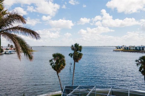 House in Holmes Beach, Florida 4 bedrooms, 257.15 sq.m. № 1424218 - photo 21