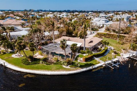 House in Holmes Beach, Florida 4 bedrooms, 257.15 sq.m. № 1424218 - photo 14