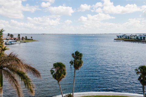 House in Holmes Beach, Florida 4 bedrooms, 257.15 sq.m. № 1424218 - photo 20