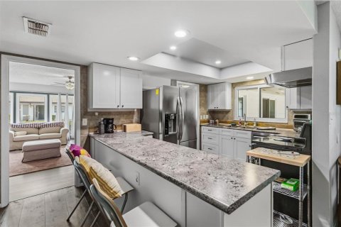 Condo in Orlando, Florida, 3 bedrooms  № 2117858 - photo 9