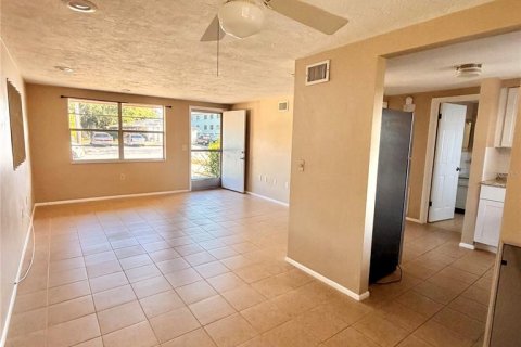 Apartamento en alquiler en New Port Richey, Florida, 1 dormitorio, 58.53 m2 № 2226538 - foto 11