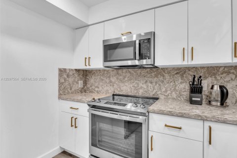 Copropriété à vendre à Hallandale Beach, Floride: 1 chambre, 89.19 m2 № 2395199 - photo 7