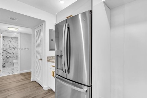 Copropriété à vendre à Hallandale Beach, Floride: 1 chambre, 89.19 m2 № 2395199 - photo 6