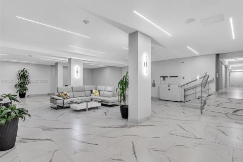 Copropriété à vendre à Hallandale Beach, Floride: 1 chambre, 89.19 m2 № 2395199 - photo 30