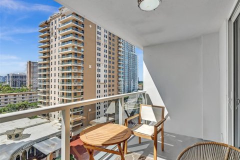 Copropriété à vendre à Hallandale Beach, Floride: 1 chambre, 89.19 m2 № 2395199 - photo 21