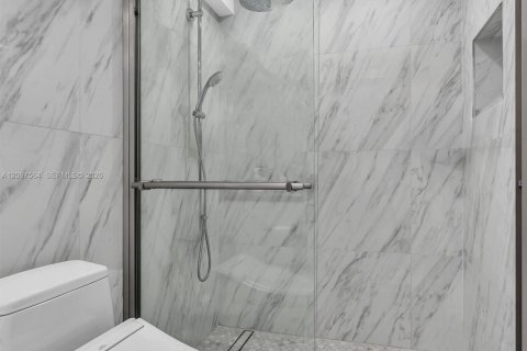 Copropriété à vendre à Hallandale Beach, Floride: 1 chambre, 89.19 m2 № 2395199 - photo 28